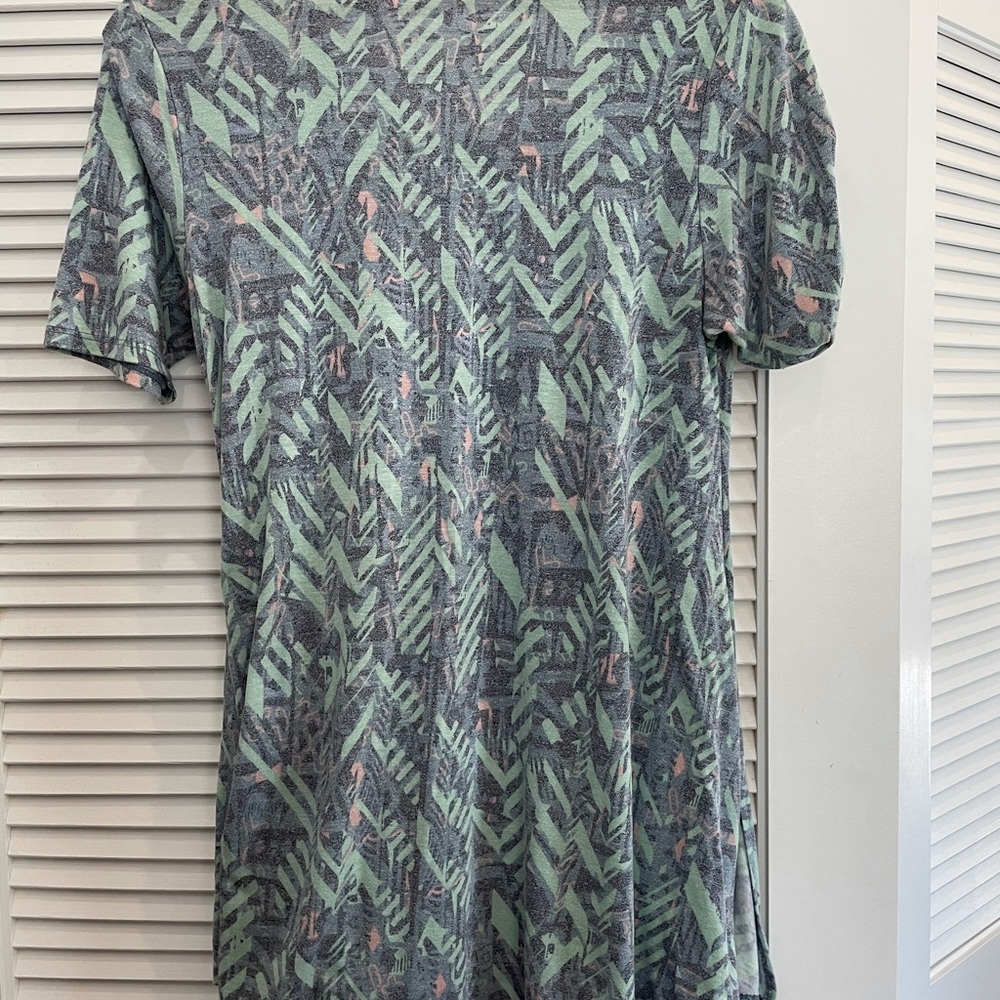 LuLaRoe Perfect T - Picture 2 of 4